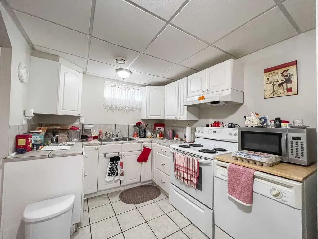 26 Moberly Crescent Fort Mcmurray AB T9H 1G9