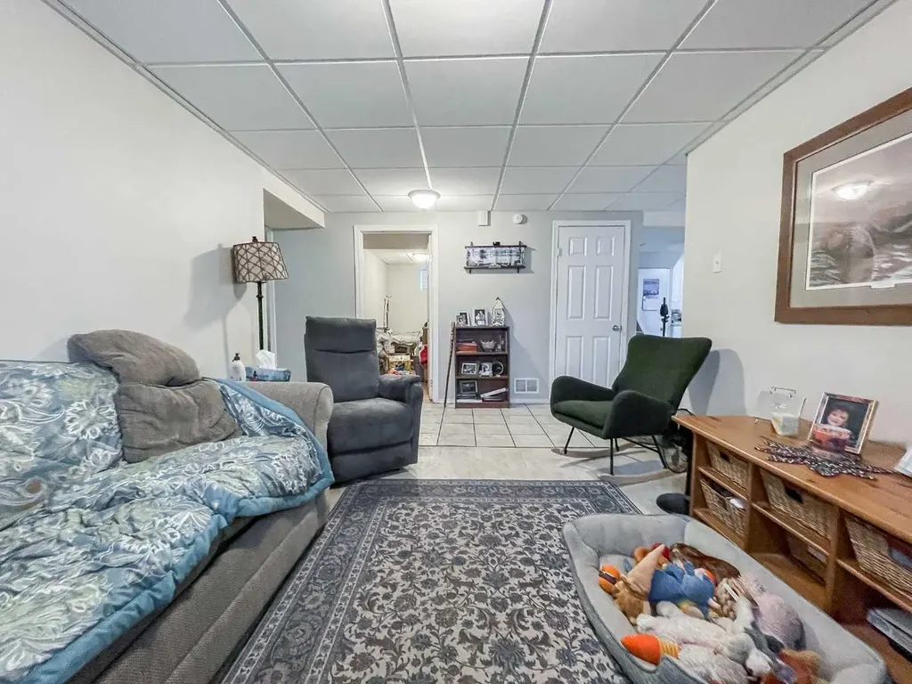26 Moberly Crescent Fort Mcmurray AB T9H 1G9