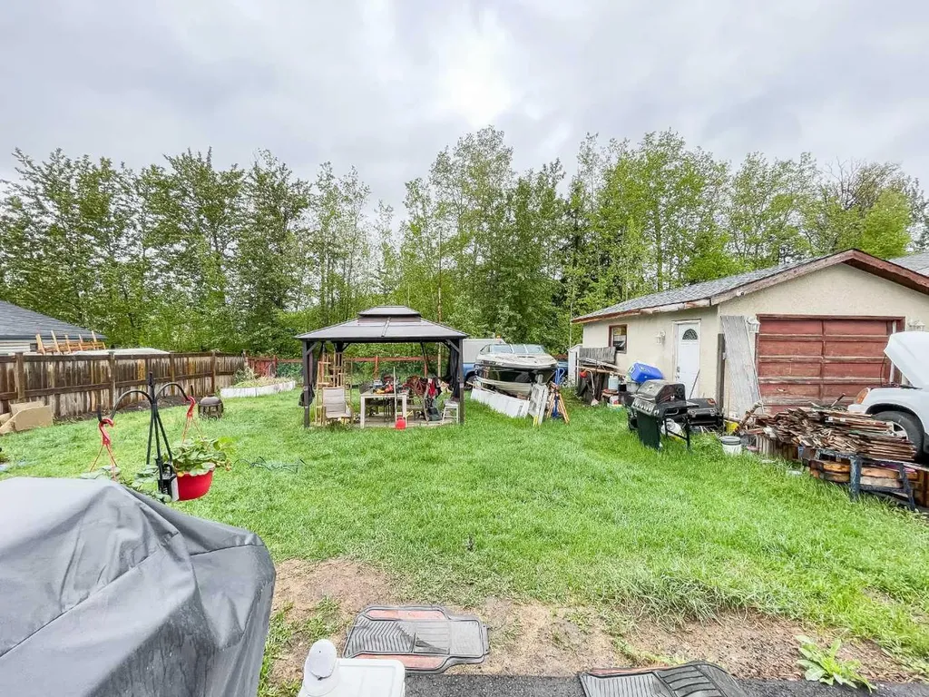 26 Moberly Crescent Fort Mcmurray AB T9H 1G9