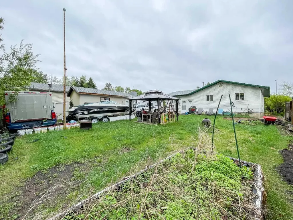 26 Moberly Crescent Fort Mcmurray AB T9H 1G9