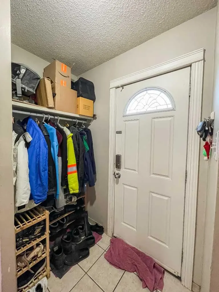 26 Moberly Crescent Fort Mcmurray AB T9H 1G9