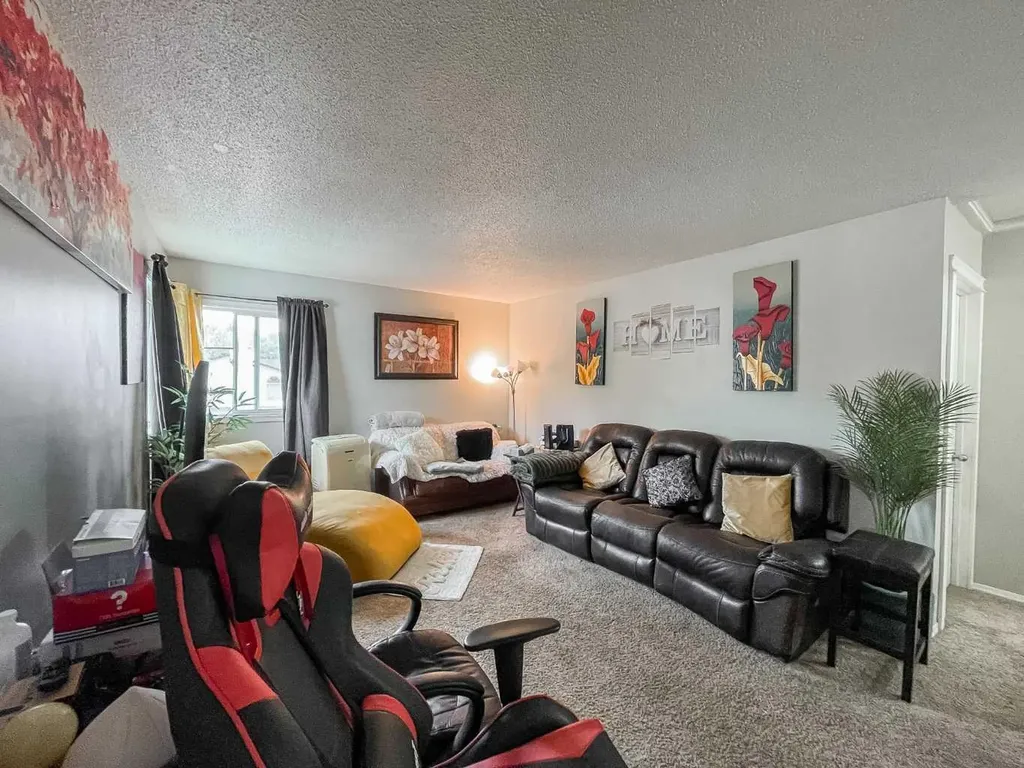 26 Moberly Crescent Fort Mcmurray AB T9H 1G9