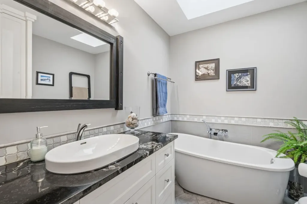33 Carolina Drive Cochrane AB T4C1C4