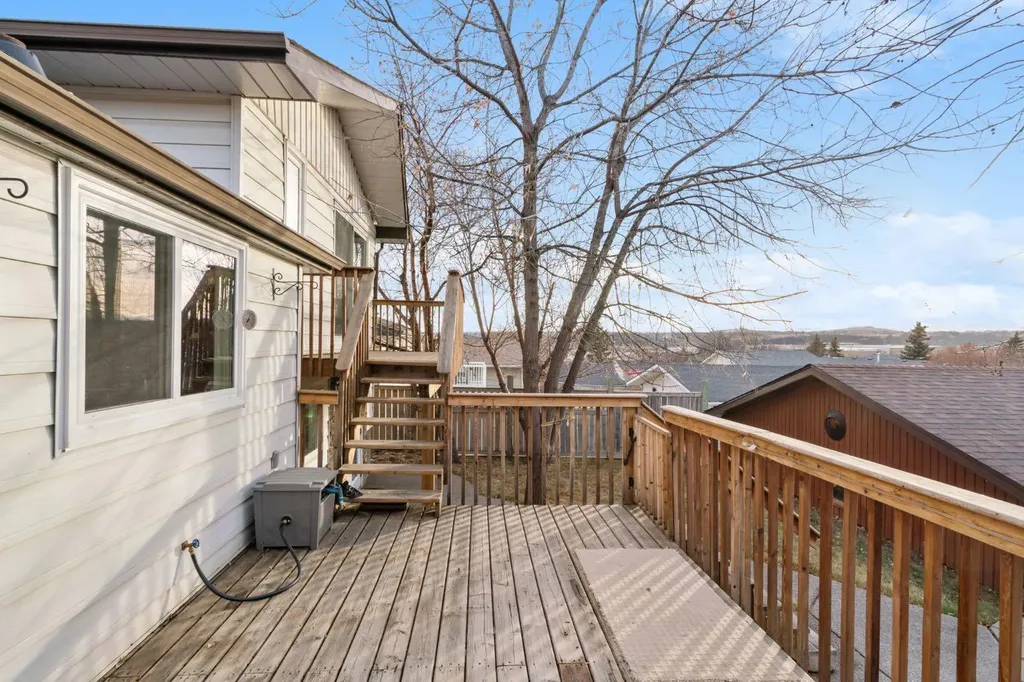 33 Carolina Drive Cochrane AB T4C1C4
