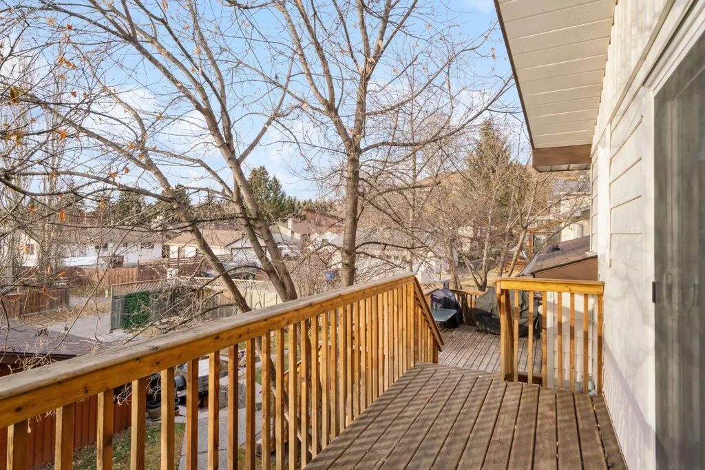 33 Carolina Drive Cochrane AB T4C1C4