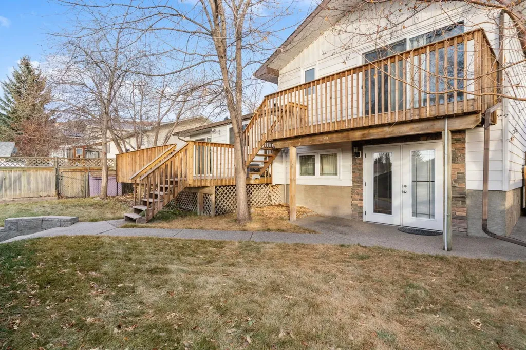 33 Carolina Drive Cochrane AB T4C1C4