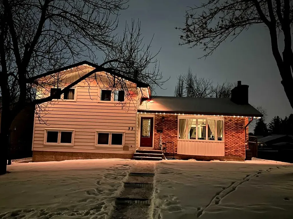 33 Carolina Drive Cochrane AB T4C1C4