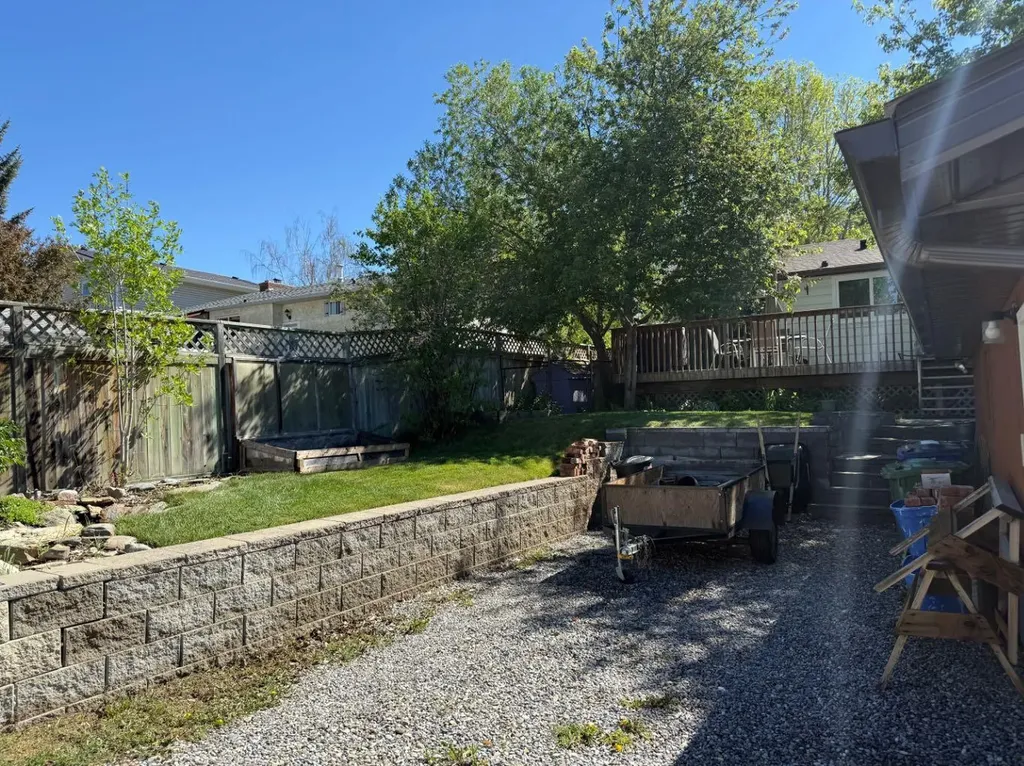 33 Carolina Drive Cochrane AB T4C1C4