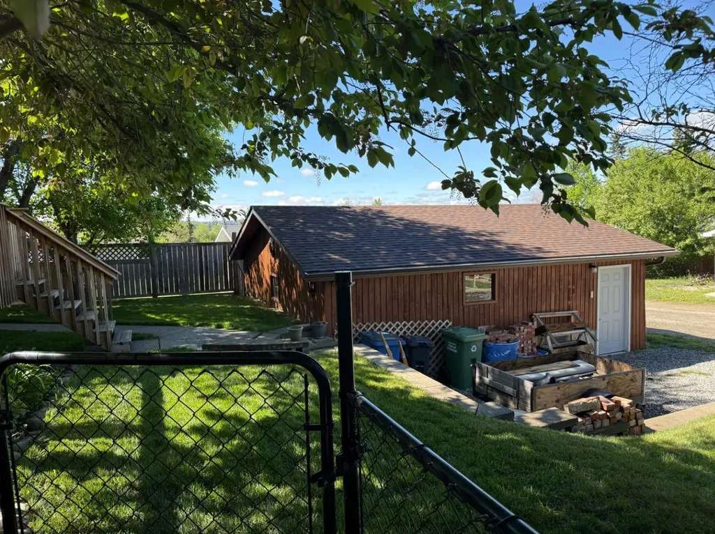 33 Carolina Drive Cochrane AB T4C1C4