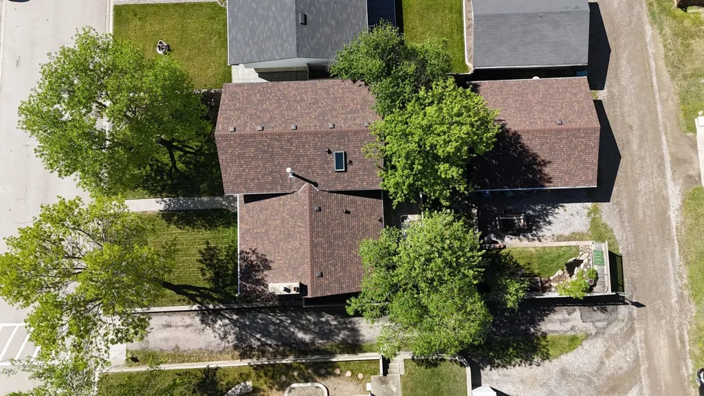 33 Carolina Drive Cochrane AB T4C1C4