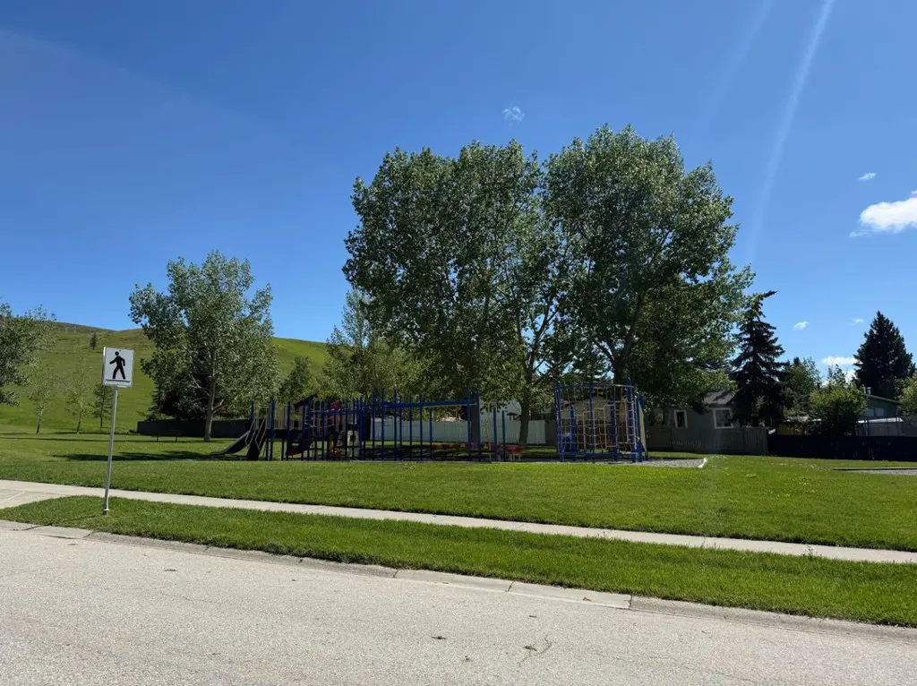 33 Carolina Drive Cochrane AB T4C1C4
