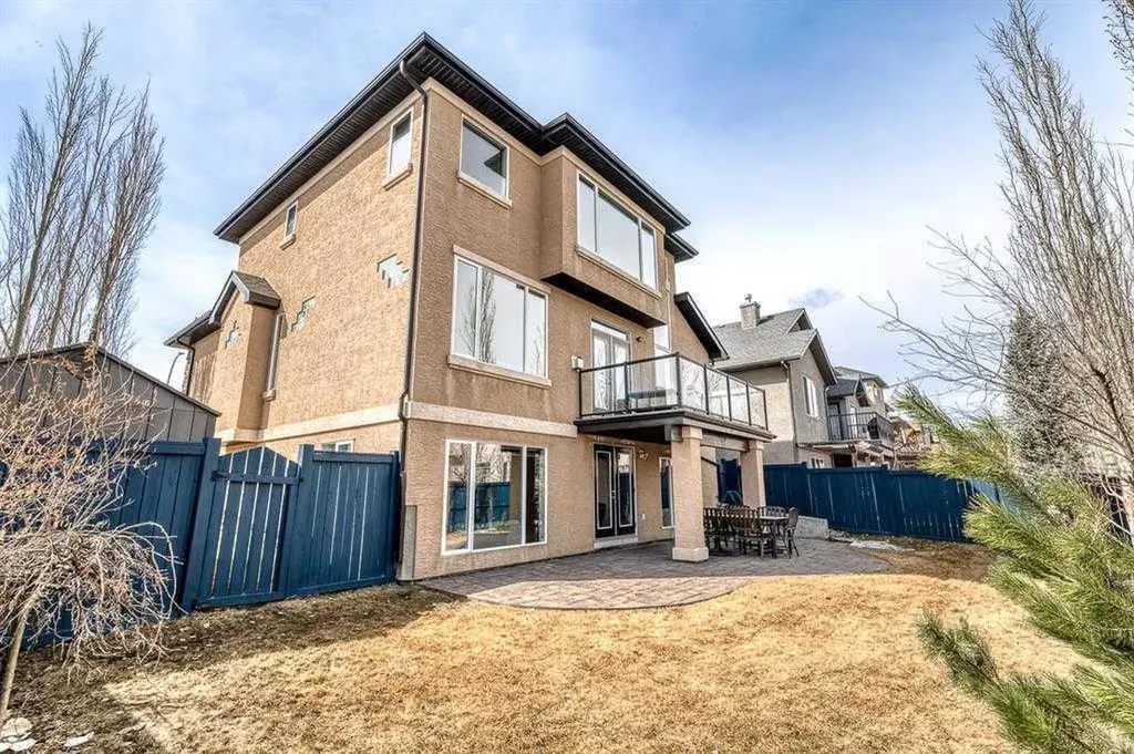 32 Evercreek Bluffs Crescent SW Calgary AB T2Y 4P3