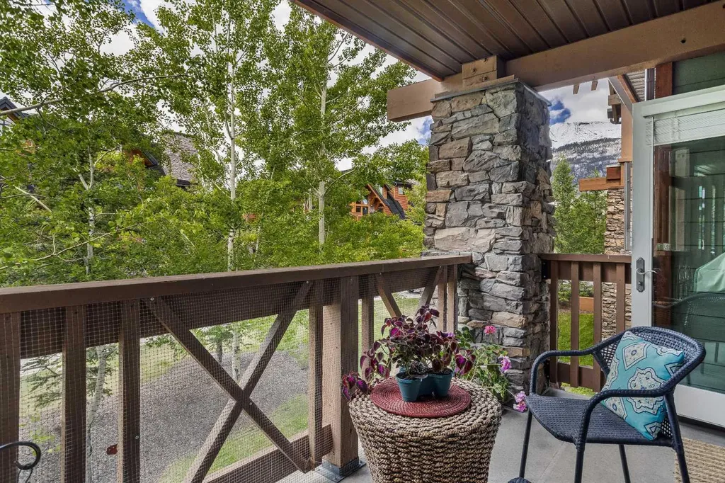 106 Stewart Creek Landing Canmore AB T1W 0G6