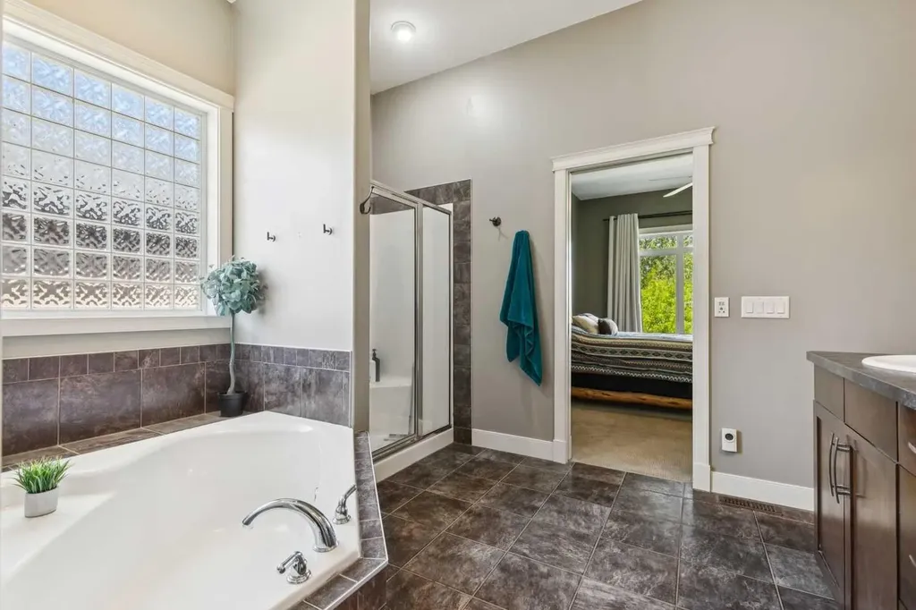 1924 Riverside Drive NW High River AB T1V 0A3
