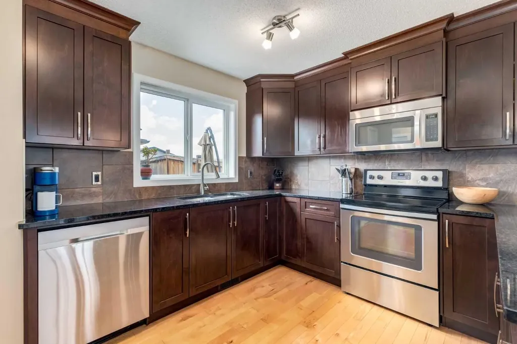 2567 Reunion Square NW Airdrie AB T4B 0M4