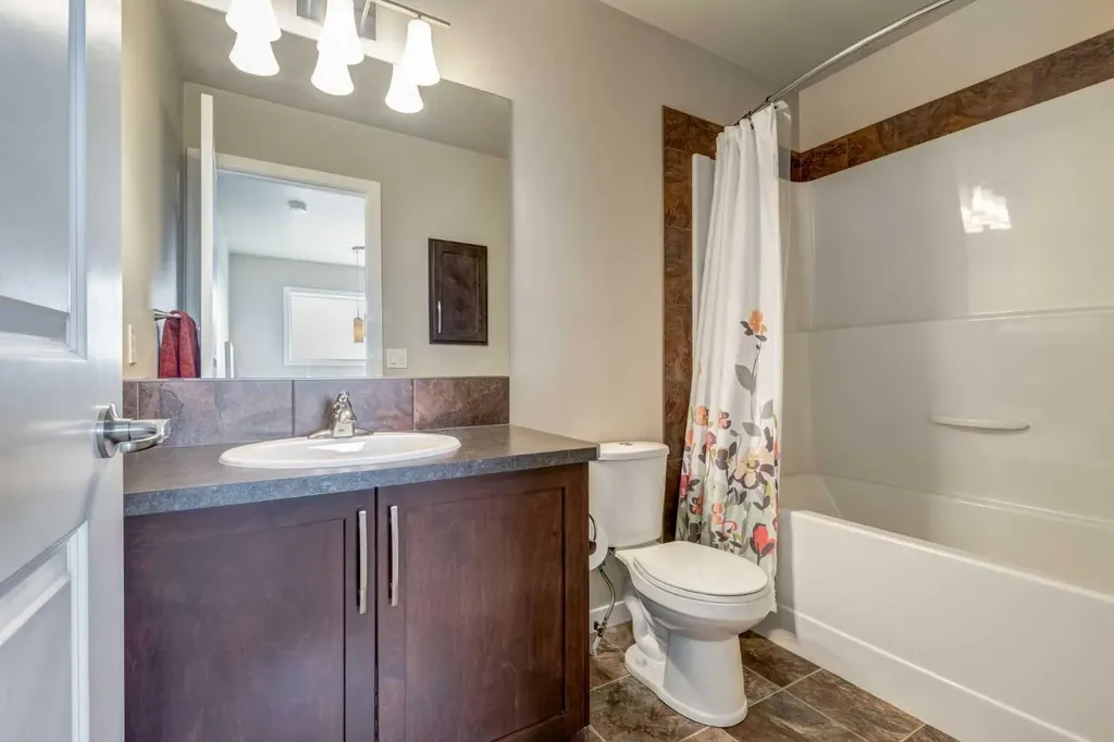 2567 Reunion Square NW Airdrie AB T4B 0M4