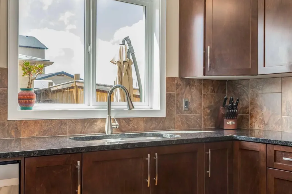 2567 Reunion Square NW Airdrie AB T4B 0M4