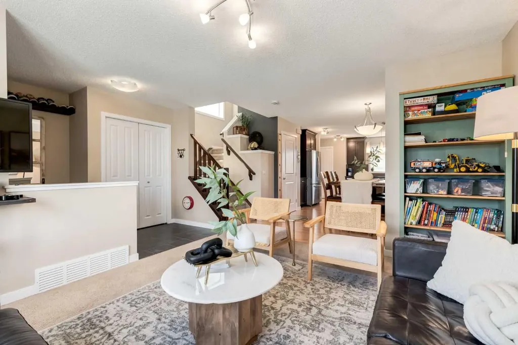 2567 Reunion Square NW Airdrie AB T4B 0M4