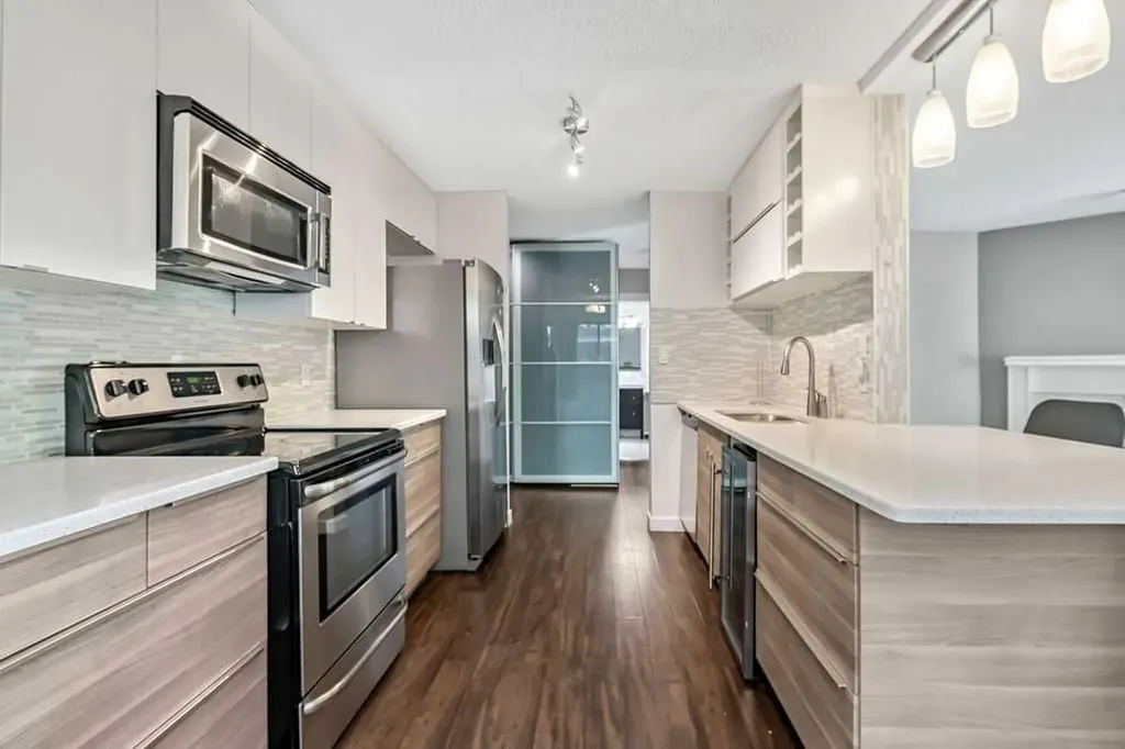 1512 16 Avenue SW Calgary AB T3C 0Z8