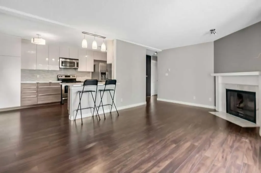 1512 16 Avenue SW Calgary AB T3C 0Z8