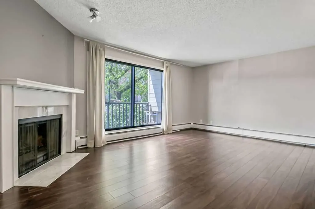 1512 16 Avenue SW Calgary AB T3C 0Z8