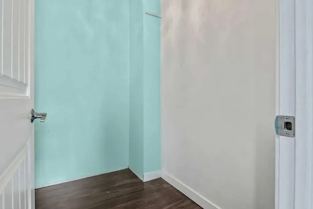 1512 16 Avenue SW Calgary AB T3C 0Z8