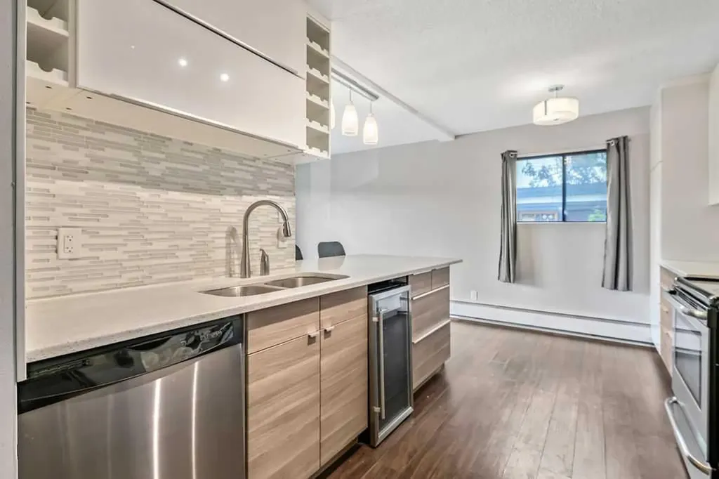1512 16 Avenue SW Calgary AB T3C 0Z8