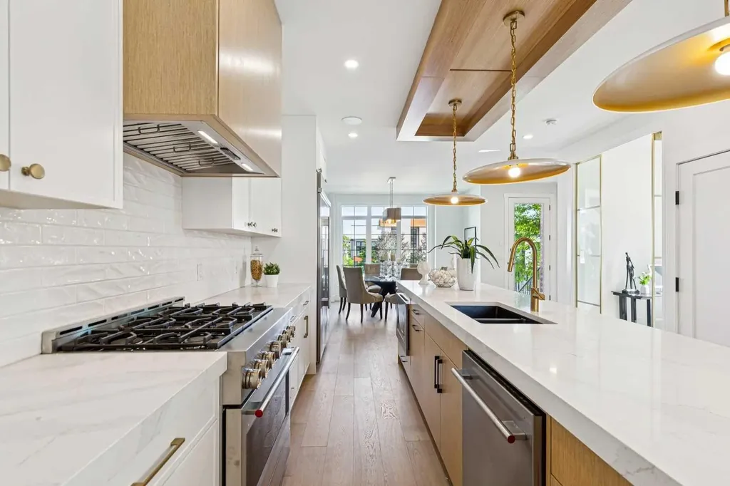 1527 29 Avenue SW Calgary AB T2T 1M4