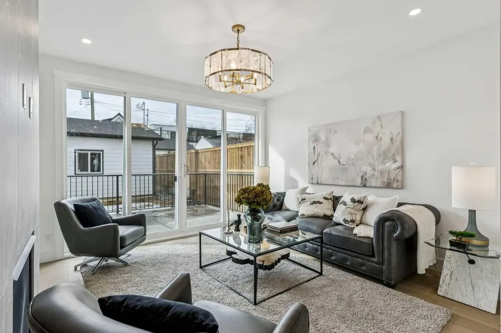 1527 29 Avenue SW Calgary AB T2T 1M4