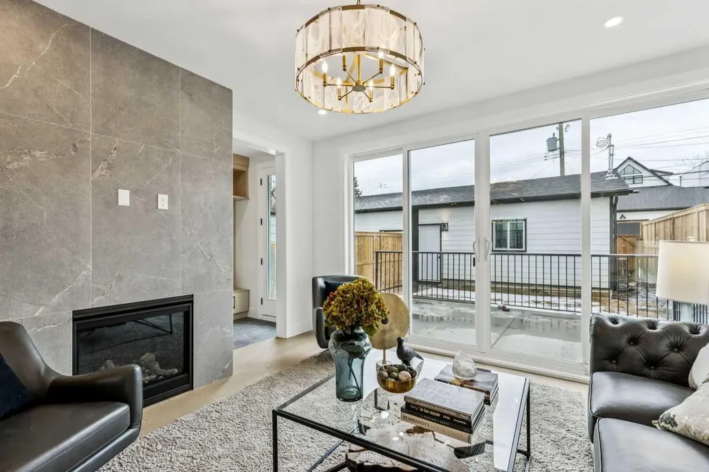 1527 29 Avenue SW Calgary AB T2T 1M4