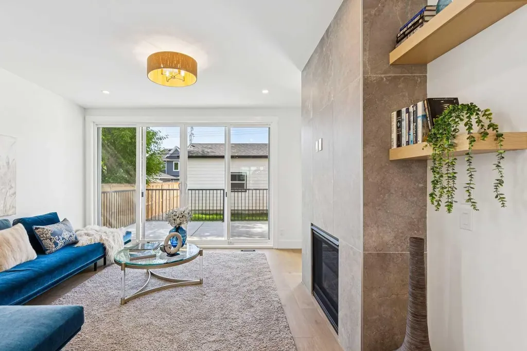 1527 29 Avenue SW Calgary AB T2T 1M4
