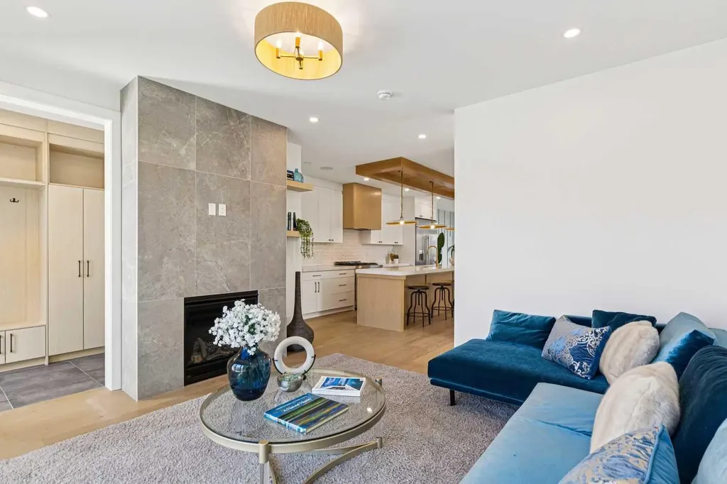1527 29 Avenue SW Calgary AB T2T 1M4