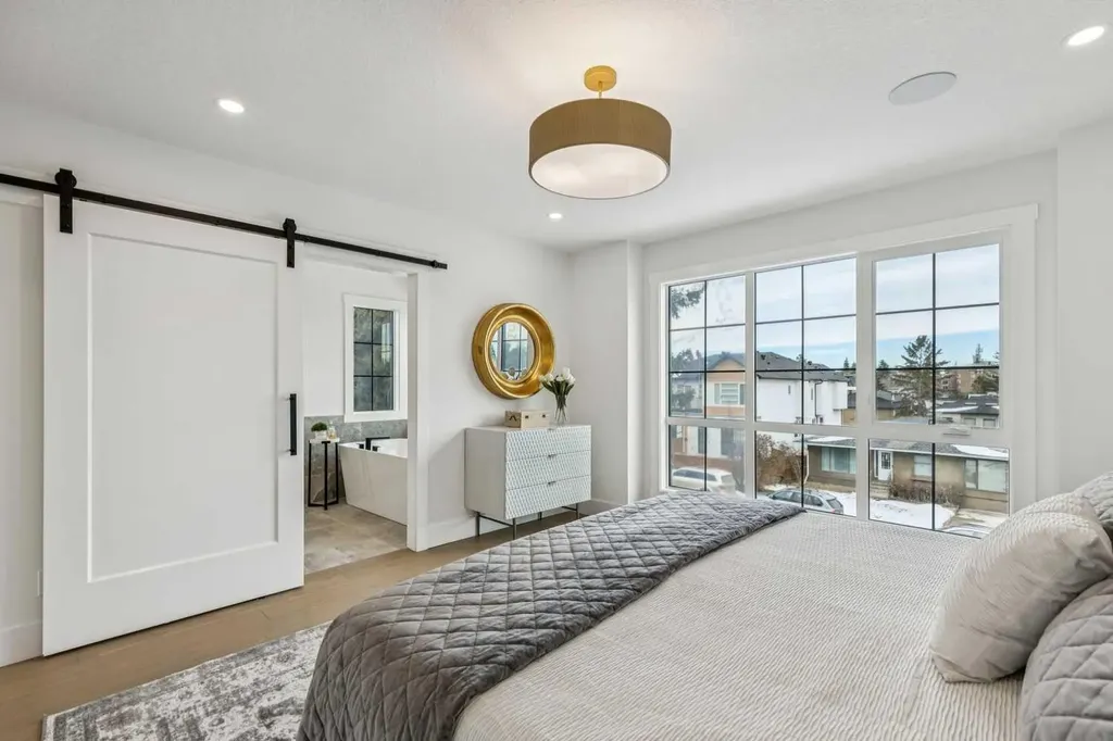 1527 29 Avenue SW Calgary AB T2T 1M4