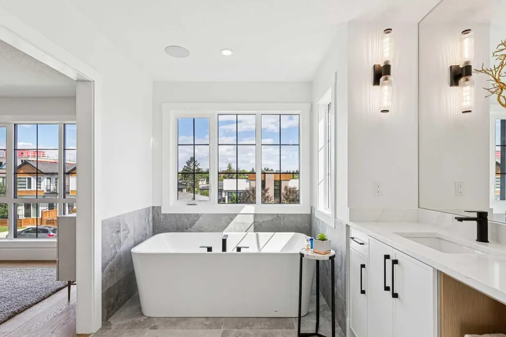 1527 29 Avenue SW Calgary AB T2T 1M4