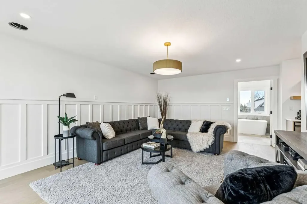 1527 29 Avenue SW Calgary AB T2T 1M4