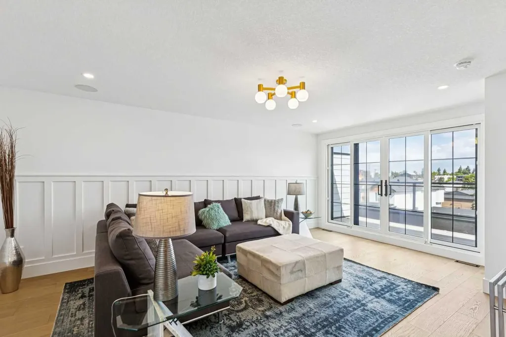 1527 29 Avenue SW Calgary AB T2T 1M4