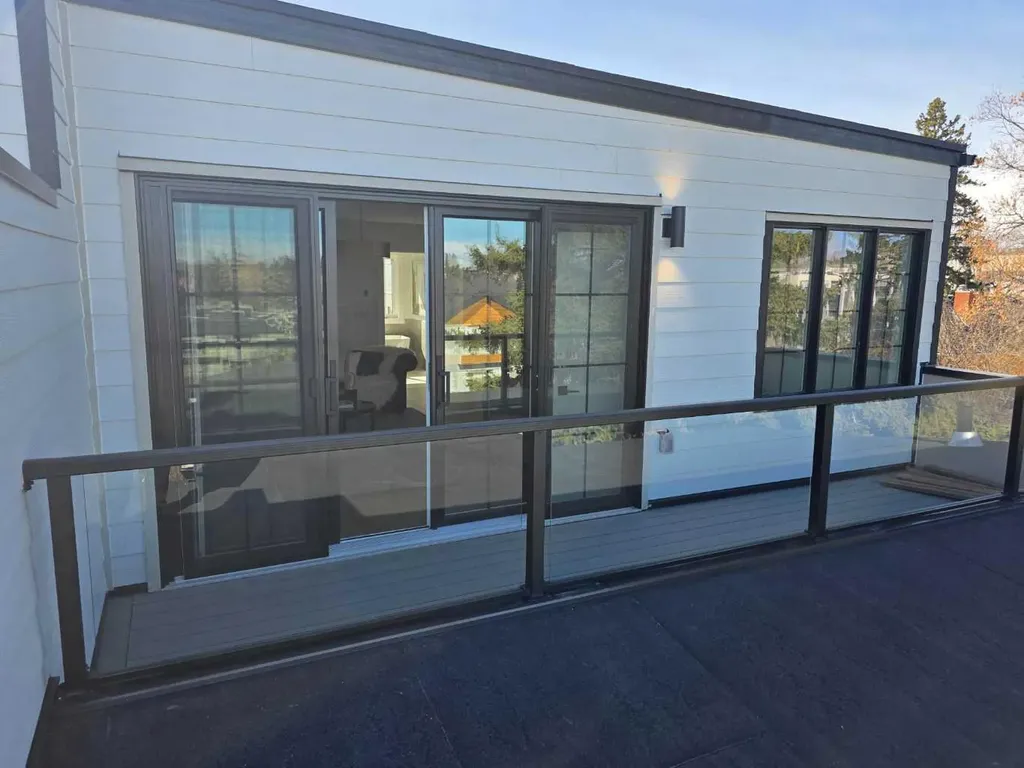 1527 29 Avenue SW Calgary AB T2T 1M4