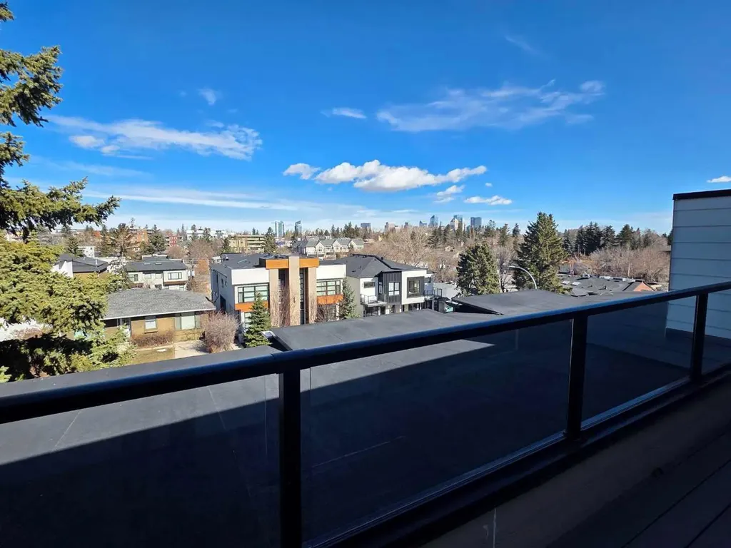 1527 29 Avenue SW Calgary AB T2T 1M4