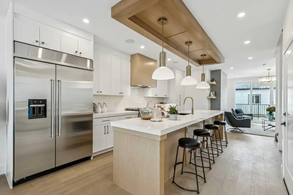 1527 29 Avenue SW Calgary AB T2T 1M4