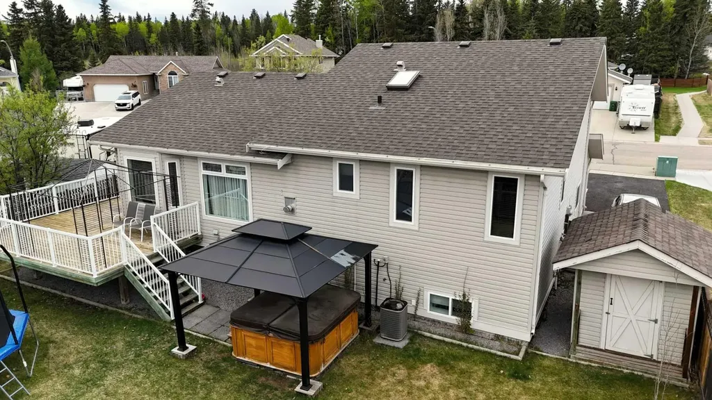 6117 11th Avenue Edson AB T7E 1Y8