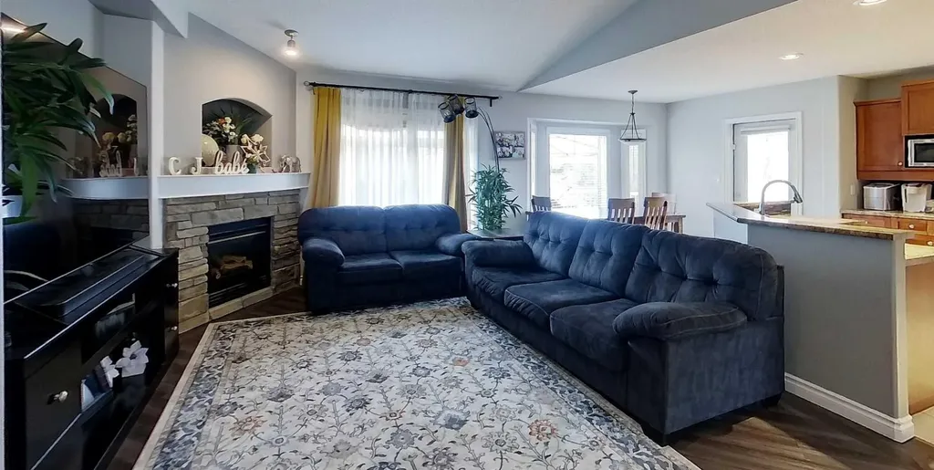 6117 11th Avenue Edson AB T7E 1Y8