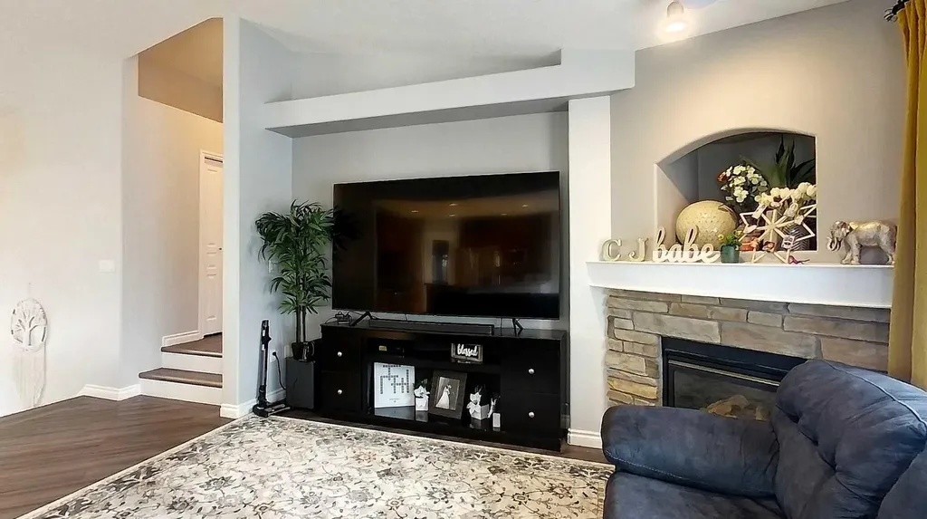 6117 11th Avenue Edson AB T7E 1Y8