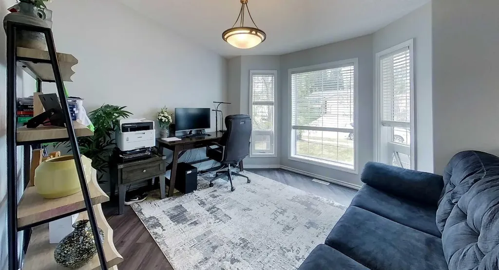 6117 11th Avenue Edson AB T7E 1Y8