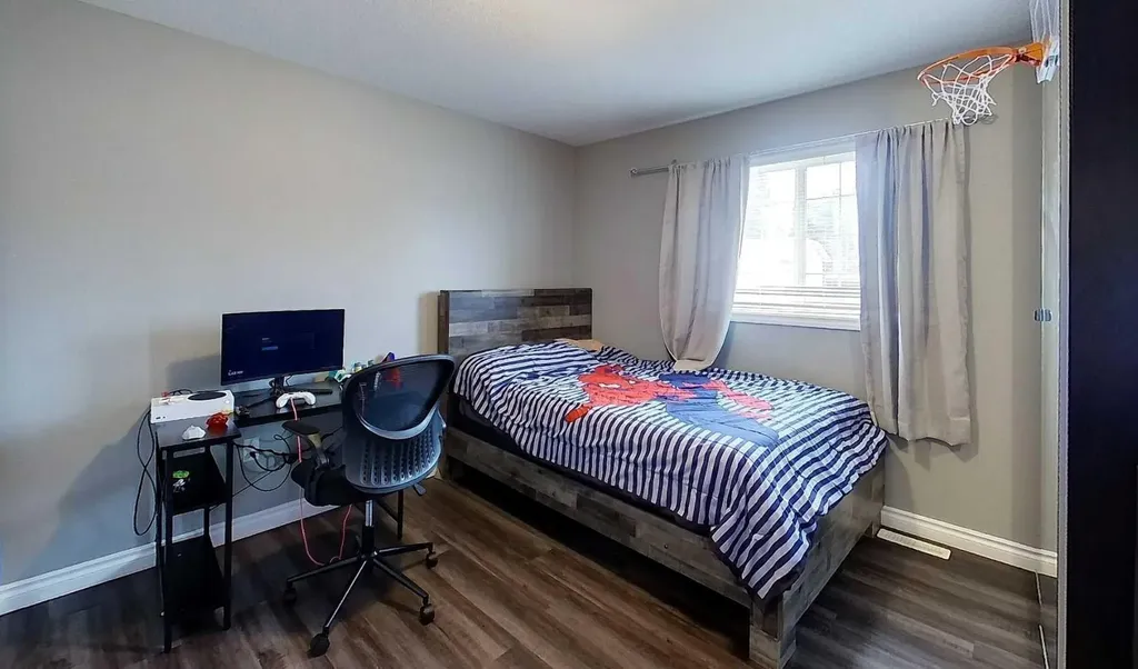 6117 11th Avenue Edson AB T7E 1Y8