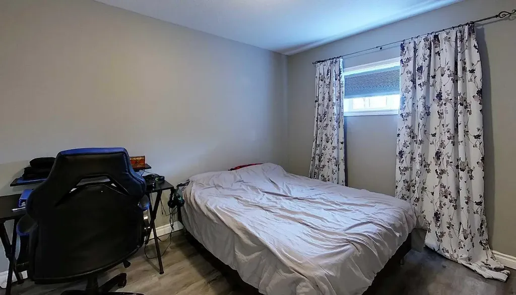 6117 11th Avenue Edson AB T7E 1Y8