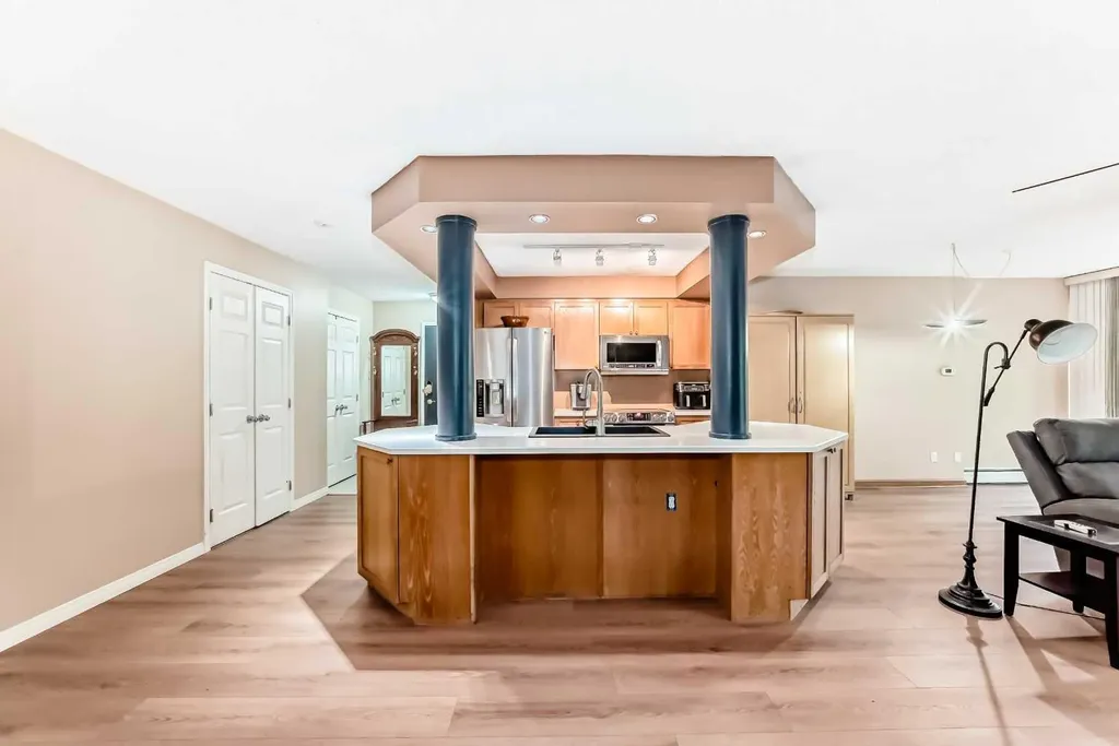 659 4 Avenue NE Calgary AB T2E 0J9