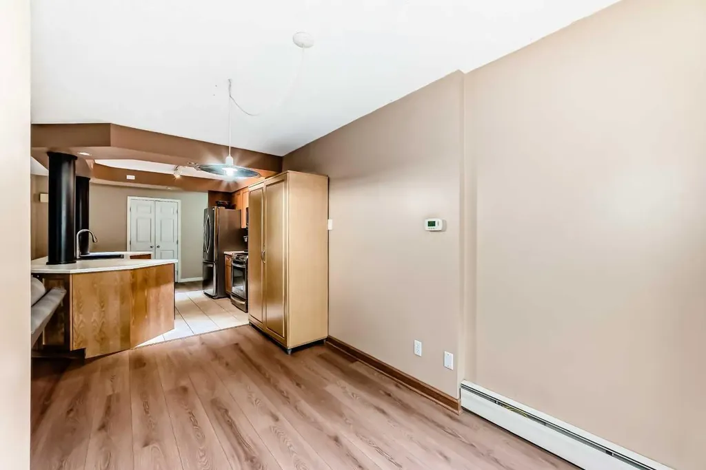 659 4 Avenue NE Calgary AB T2E 0J9