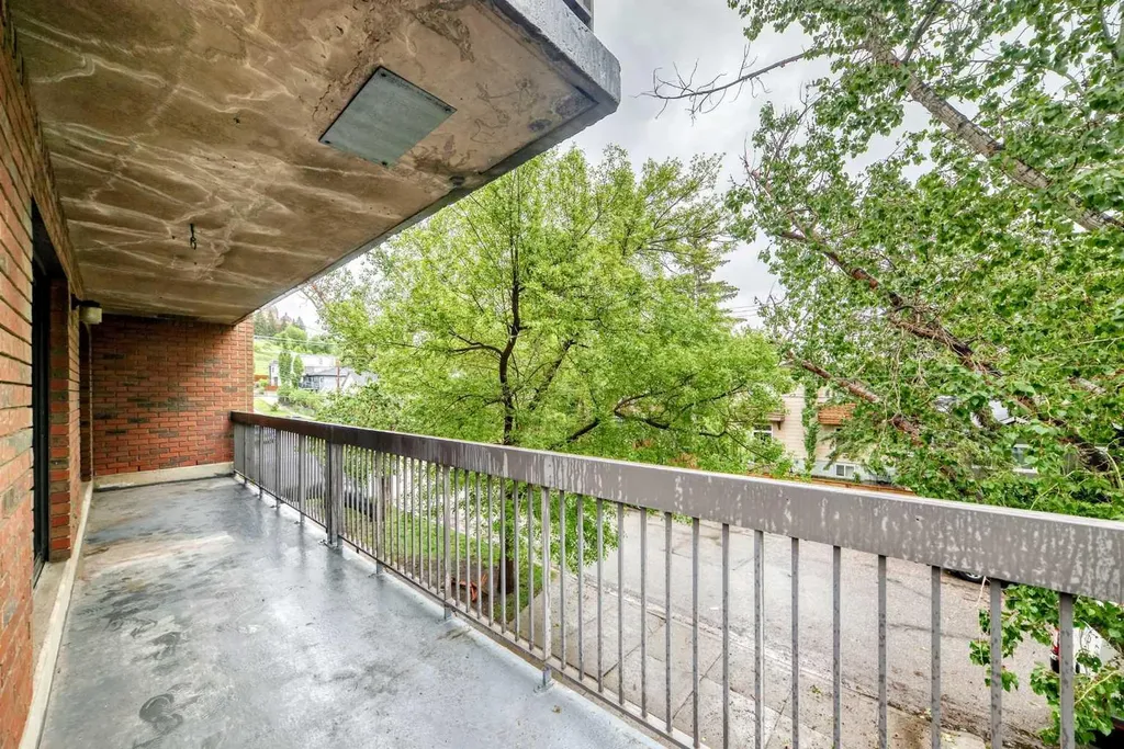 659 4 Avenue NE Calgary AB T2E 0J9