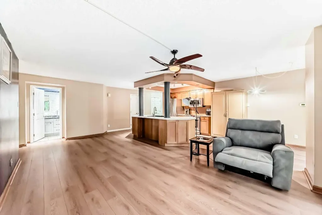 659 4 Avenue NE Calgary AB T2E 0J9