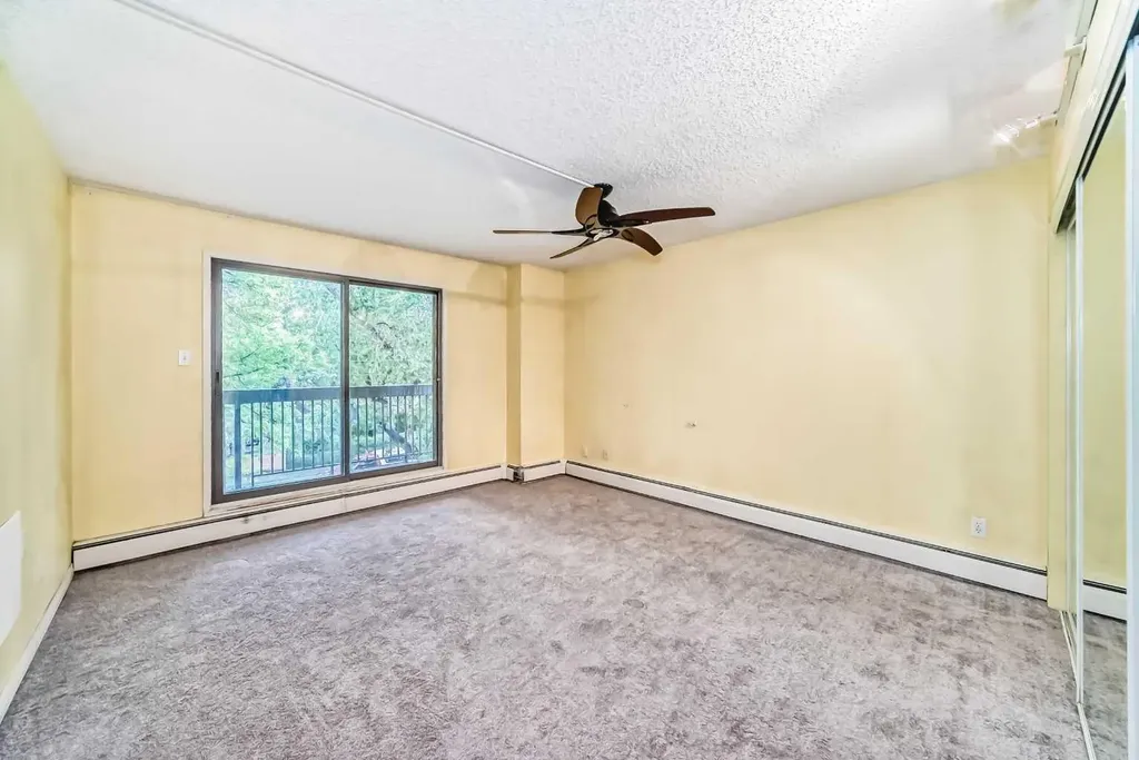 659 4 Avenue NE Calgary AB T2E 0J9